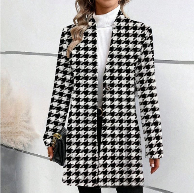 Mustriga trenšmantel püstise kraega 